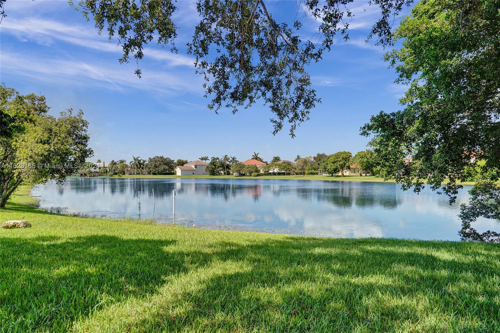 7010 Oakshire Ct