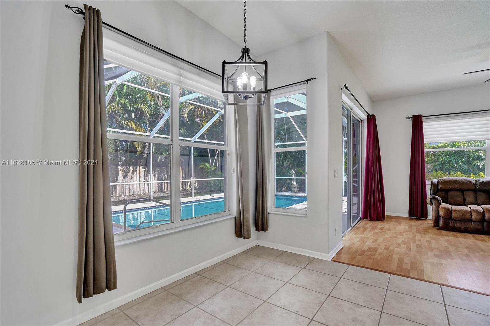 7010 Oakshire Ct