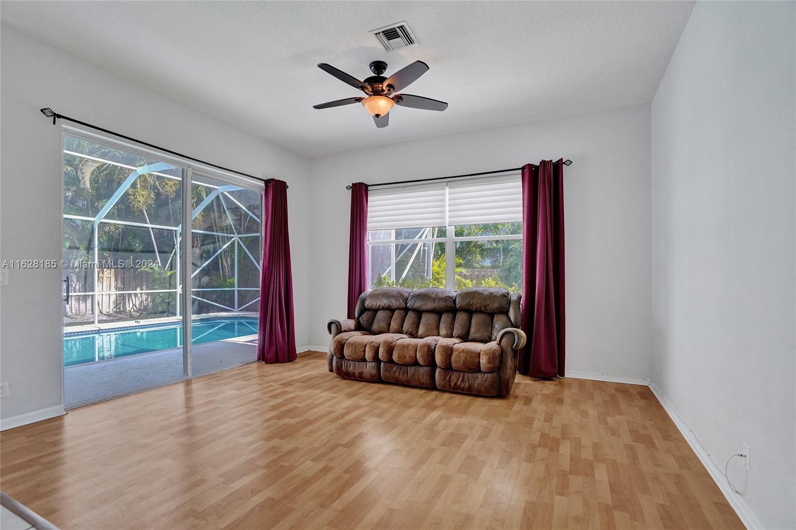7010 Oakshire Ct