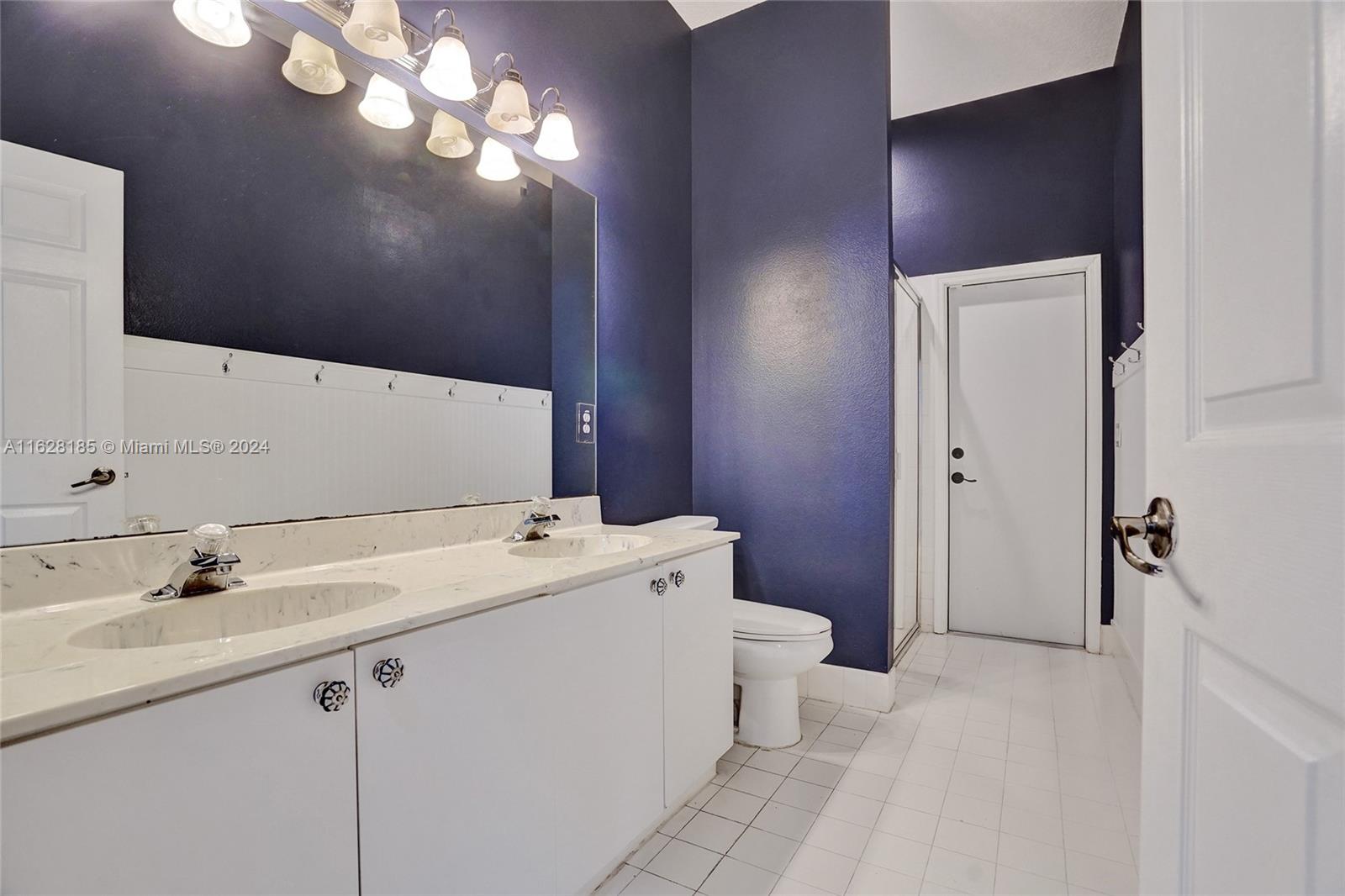 7010 Oakshire Ct