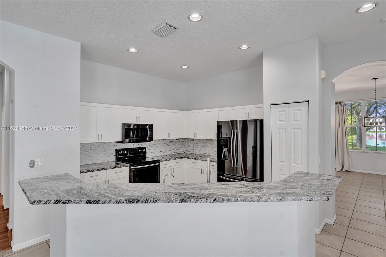 7010 Oakshire Ct