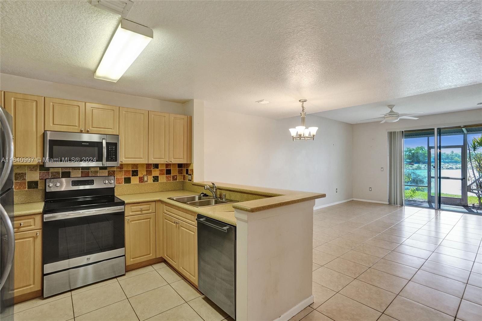 4123 Crystal Lake Dr # 4123