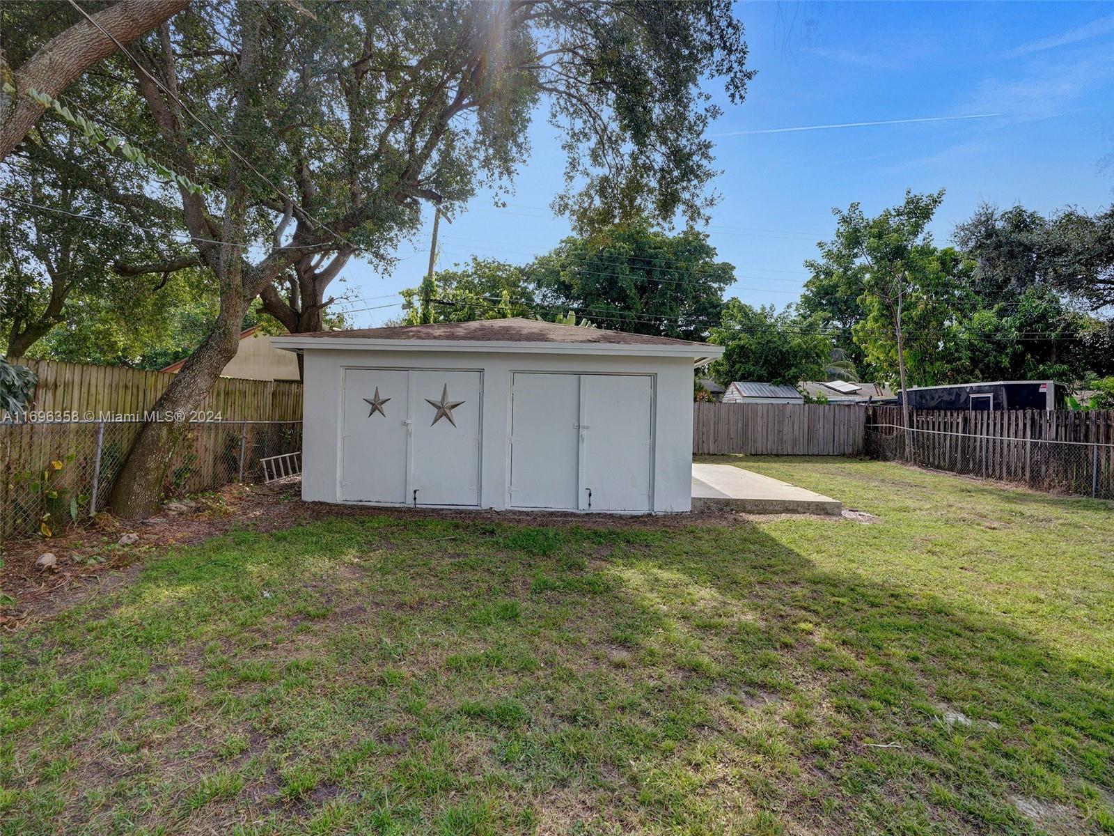 4737 SW 24th Ave