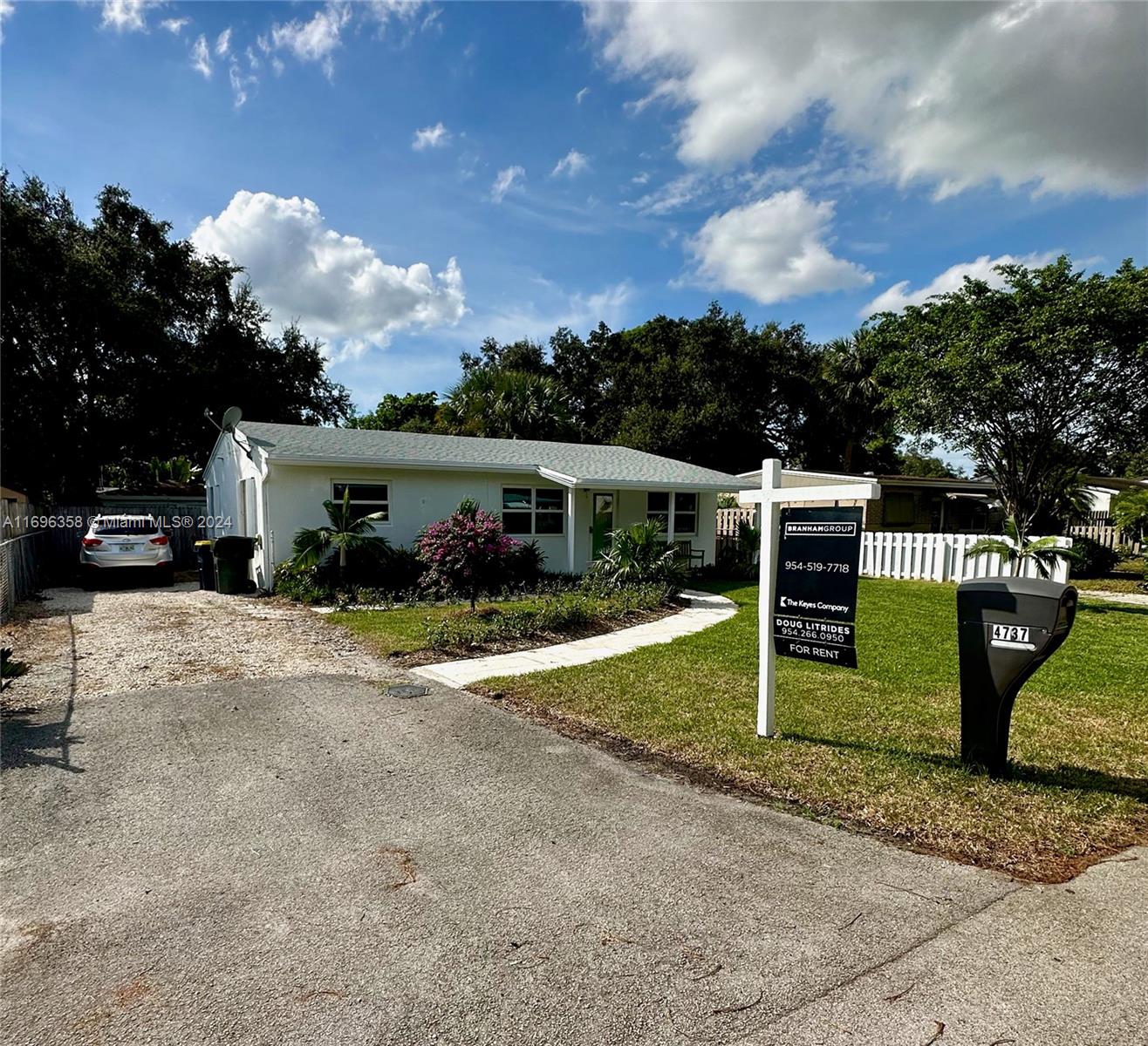 4737 SW 24th Ave