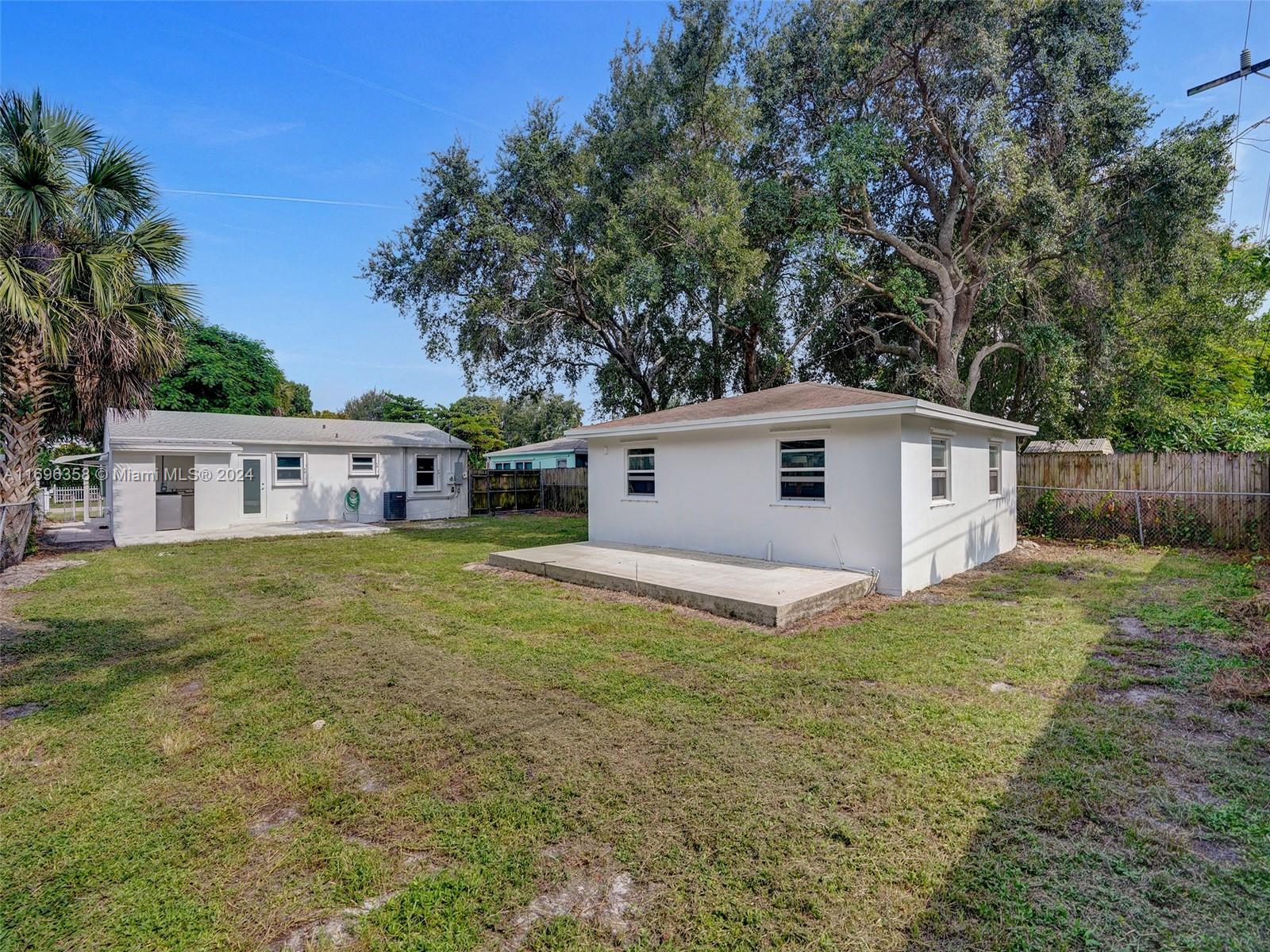 4737 SW 24th Ave