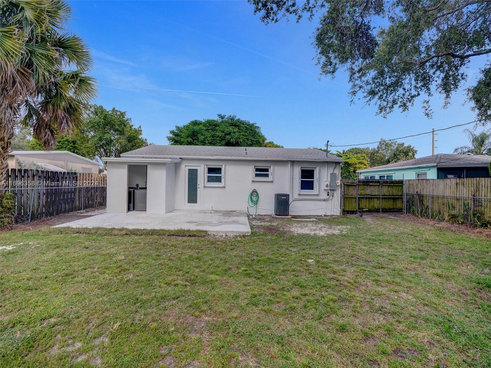 4737 SW 24th Ave