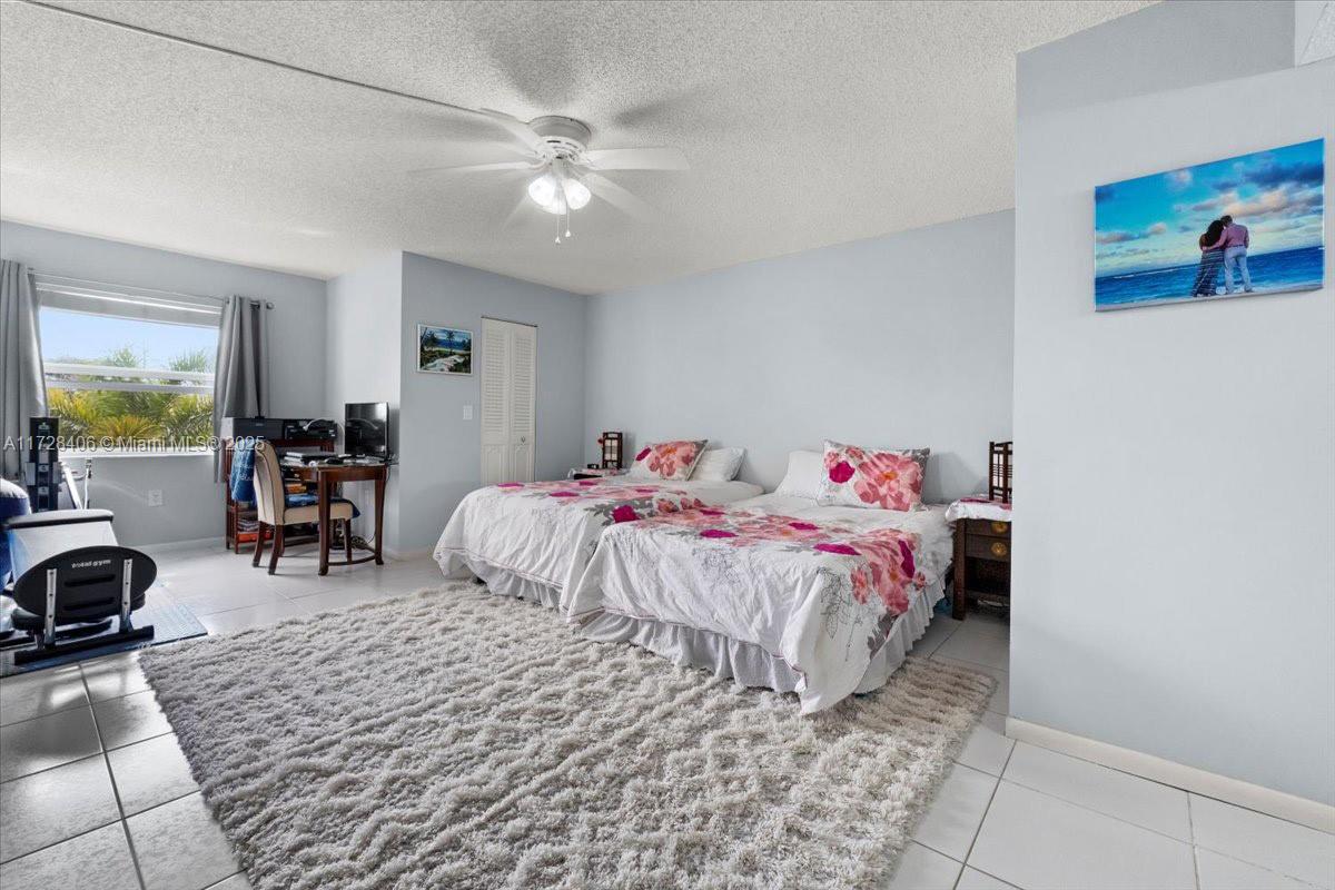 3930 Inverrary Blvd # D Unit: 401-D