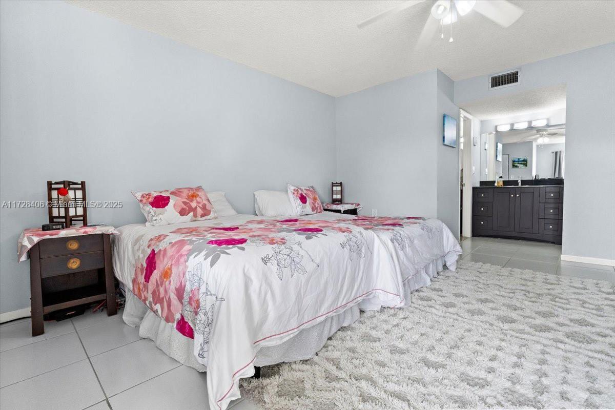 3930 Inverrary Blvd # D Unit: 401-D