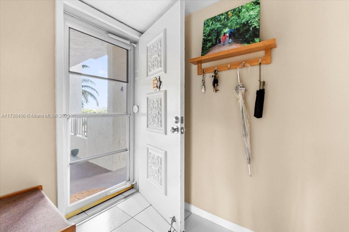 3930 Inverrary Blvd # D Unit: 401-D