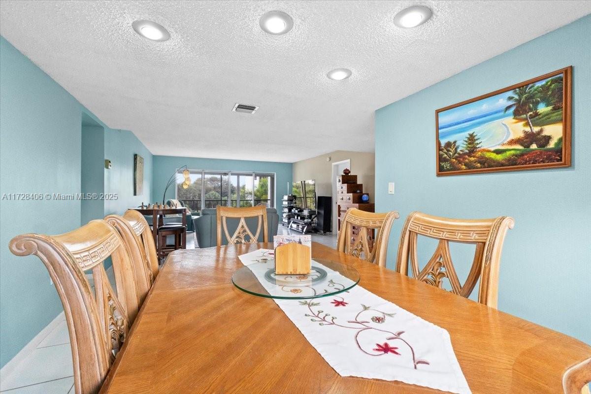 3930 Inverrary Blvd # D Unit: 401-D