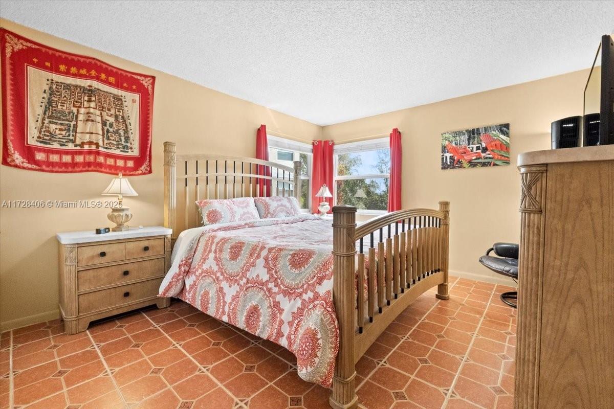 3930 Inverrary Blvd # D Unit: 401-D