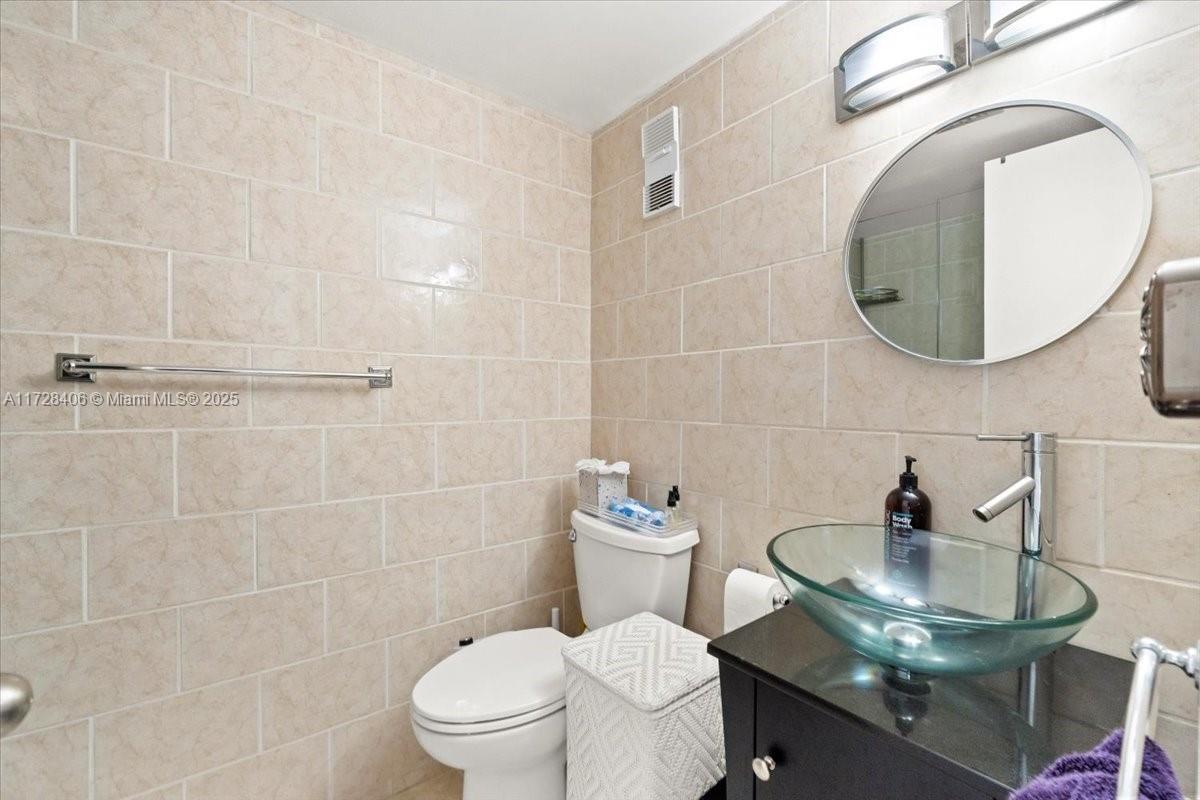 3930 Inverrary Blvd # D Unit: 401-D