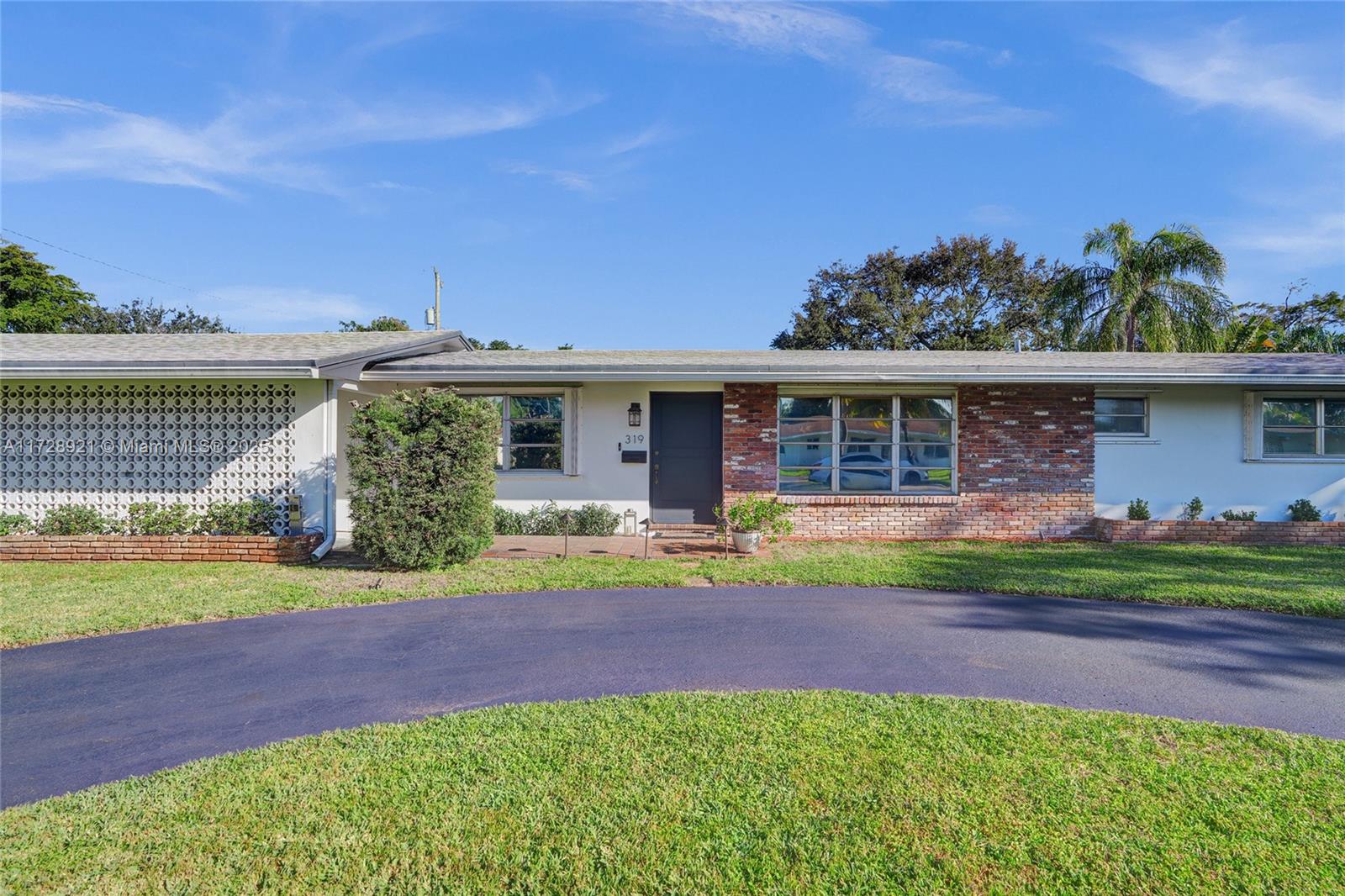 319 N Crescent Dr
