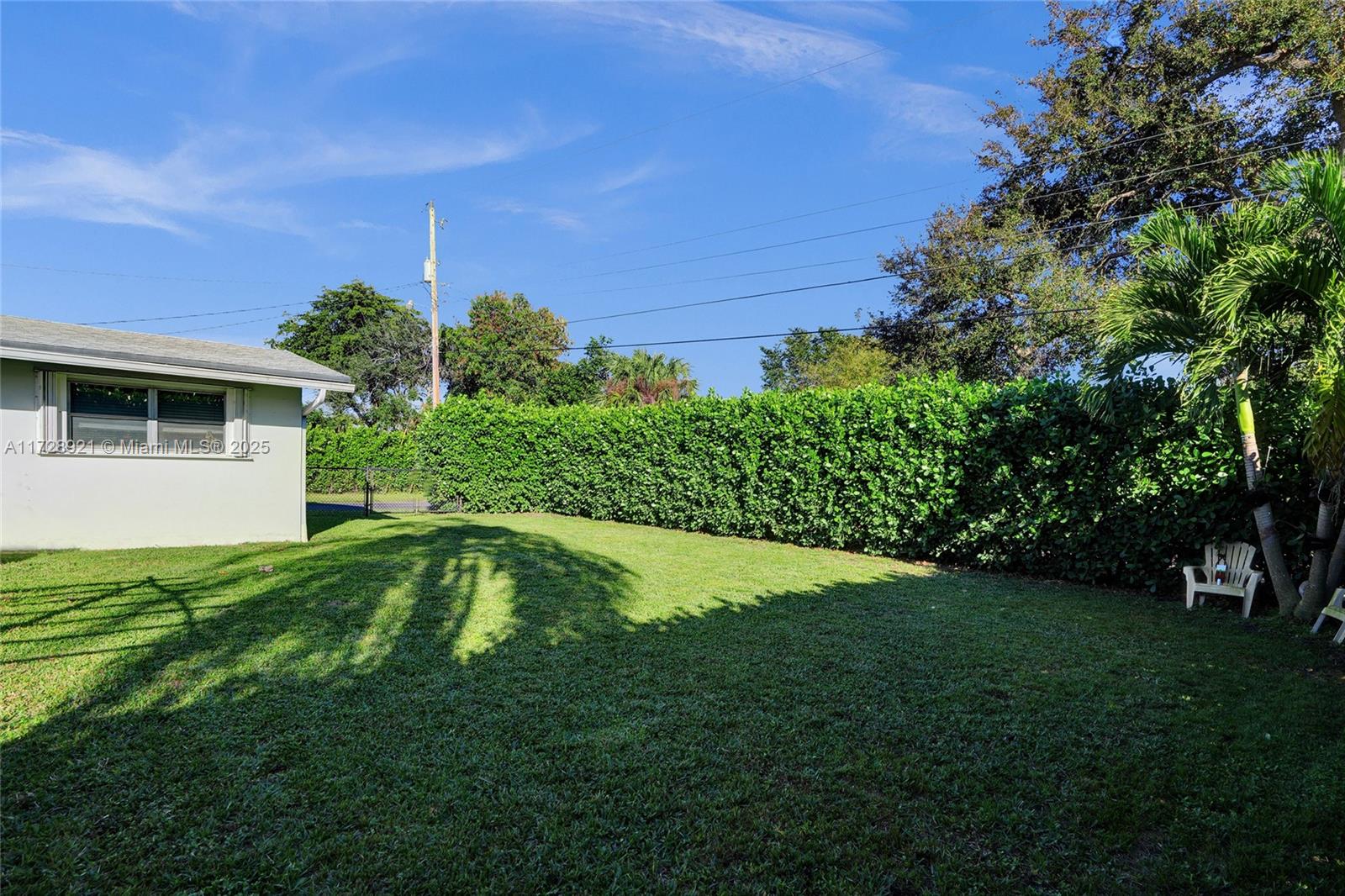 319 N Crescent Dr