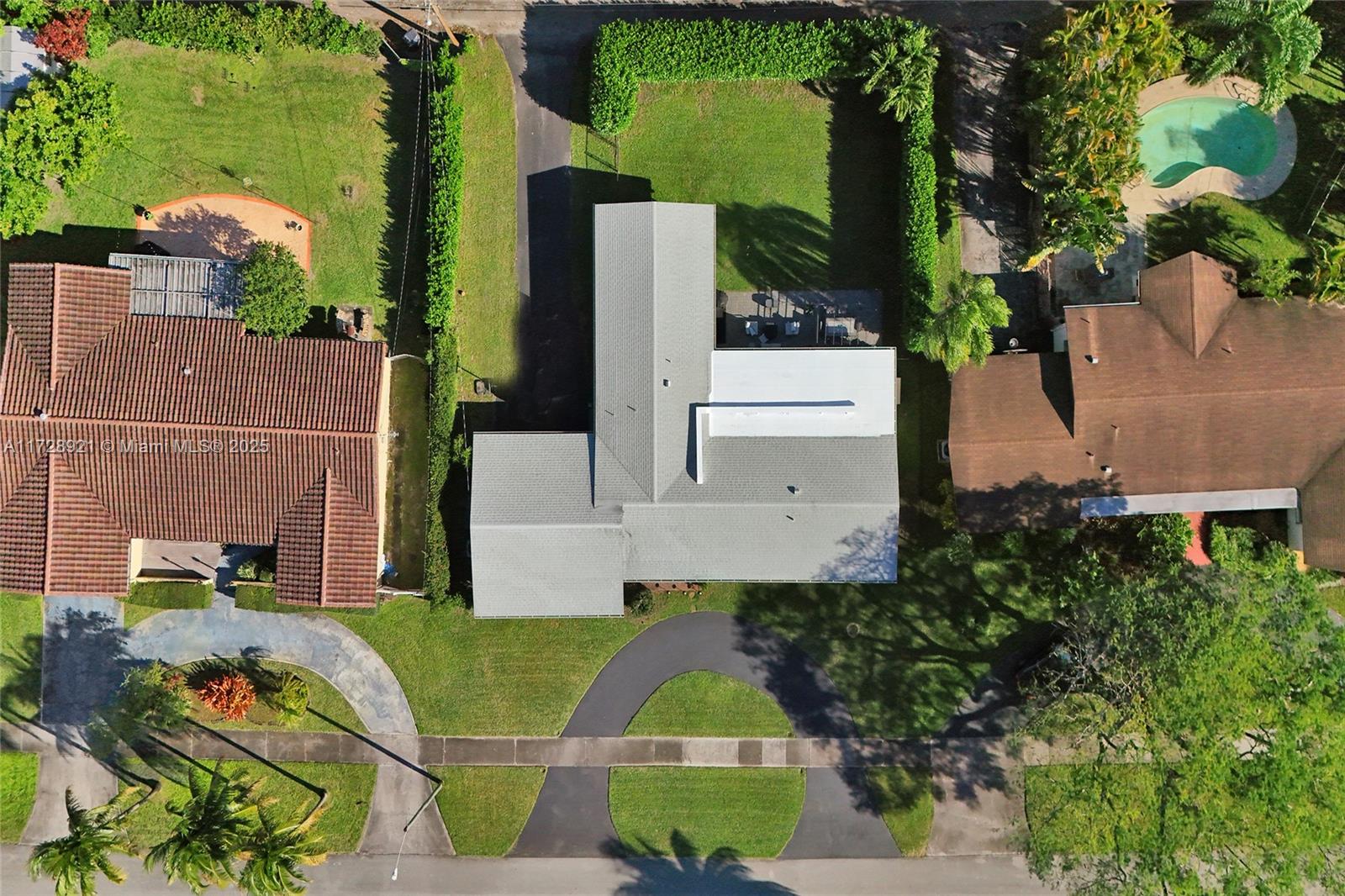 319 N Crescent Dr