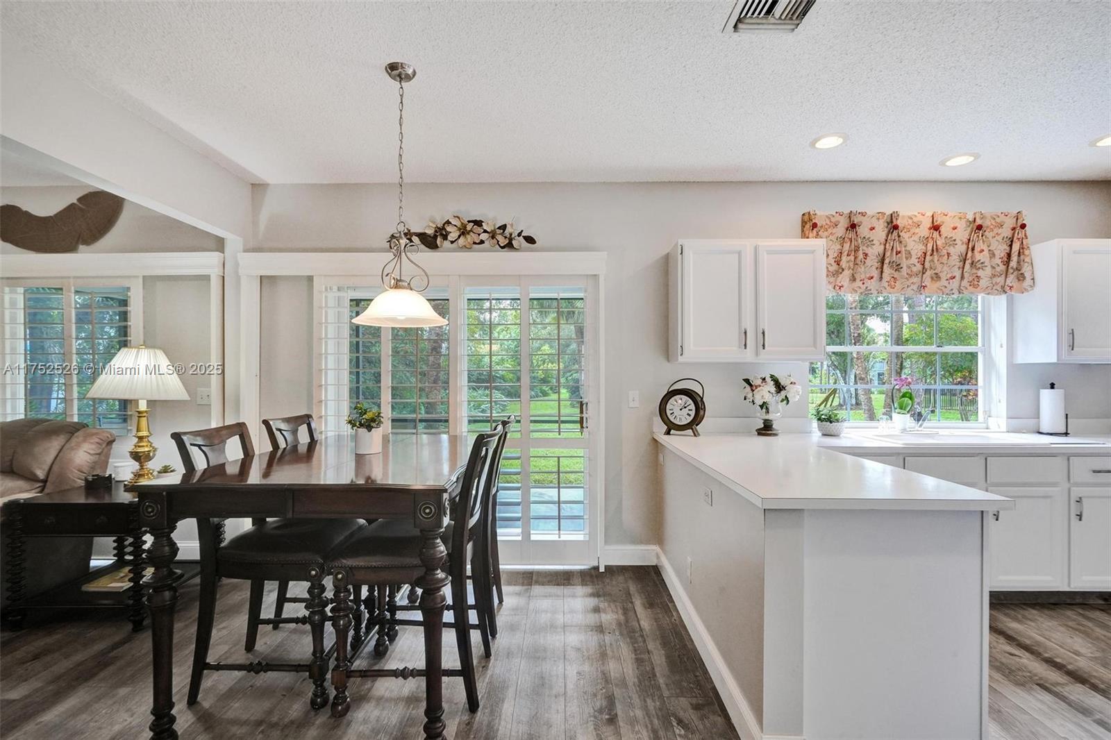 3902 Sanctuary Dr