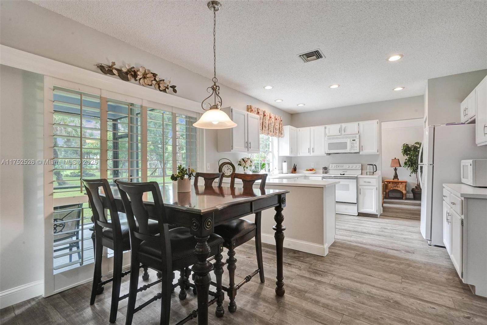 3902 Sanctuary Dr