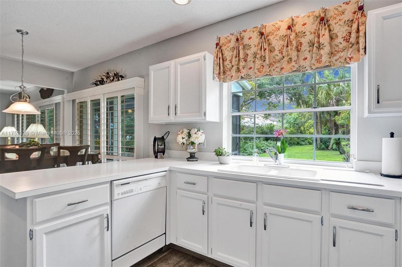 3902 Sanctuary Dr