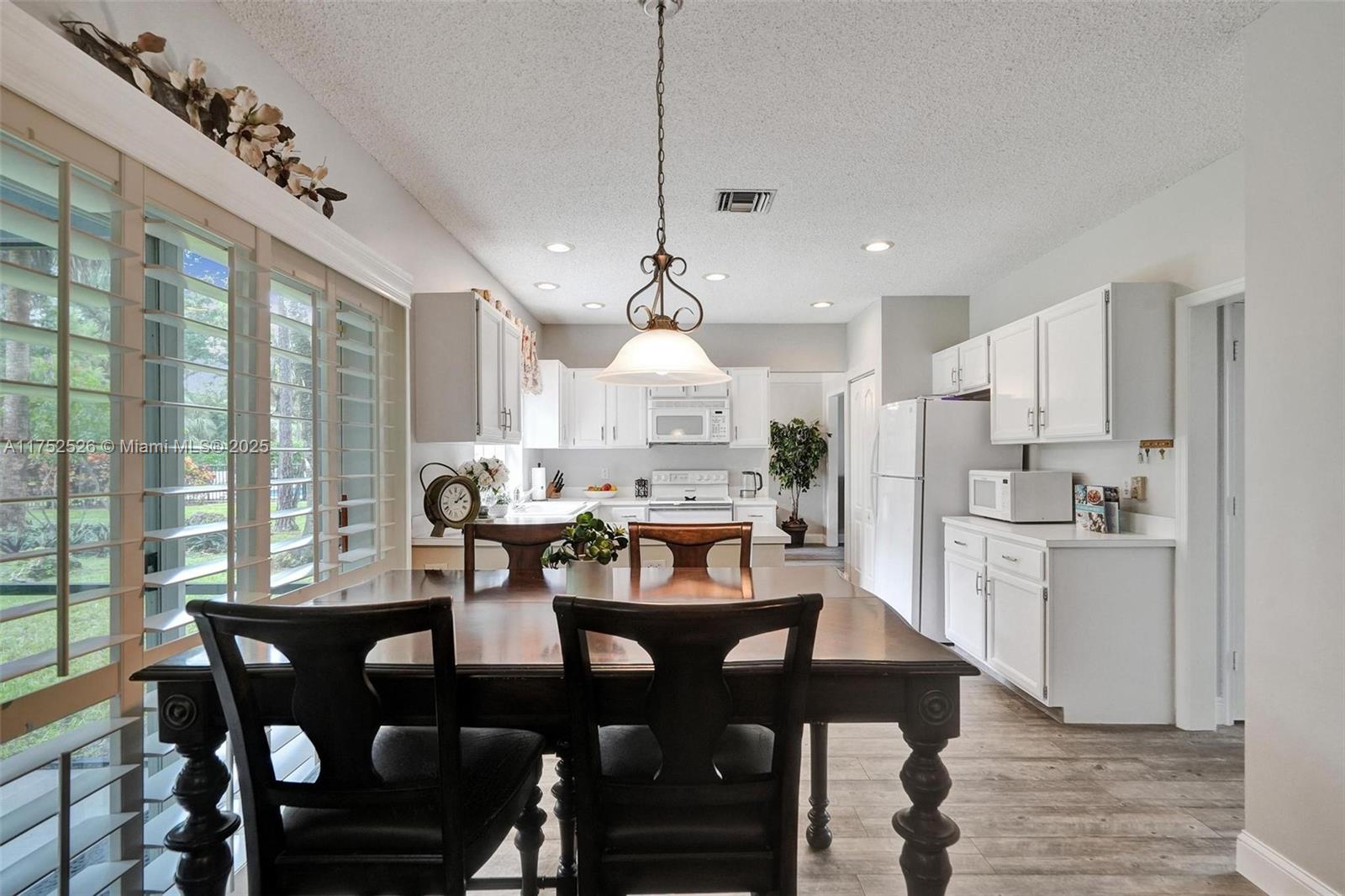 3902 Sanctuary Dr