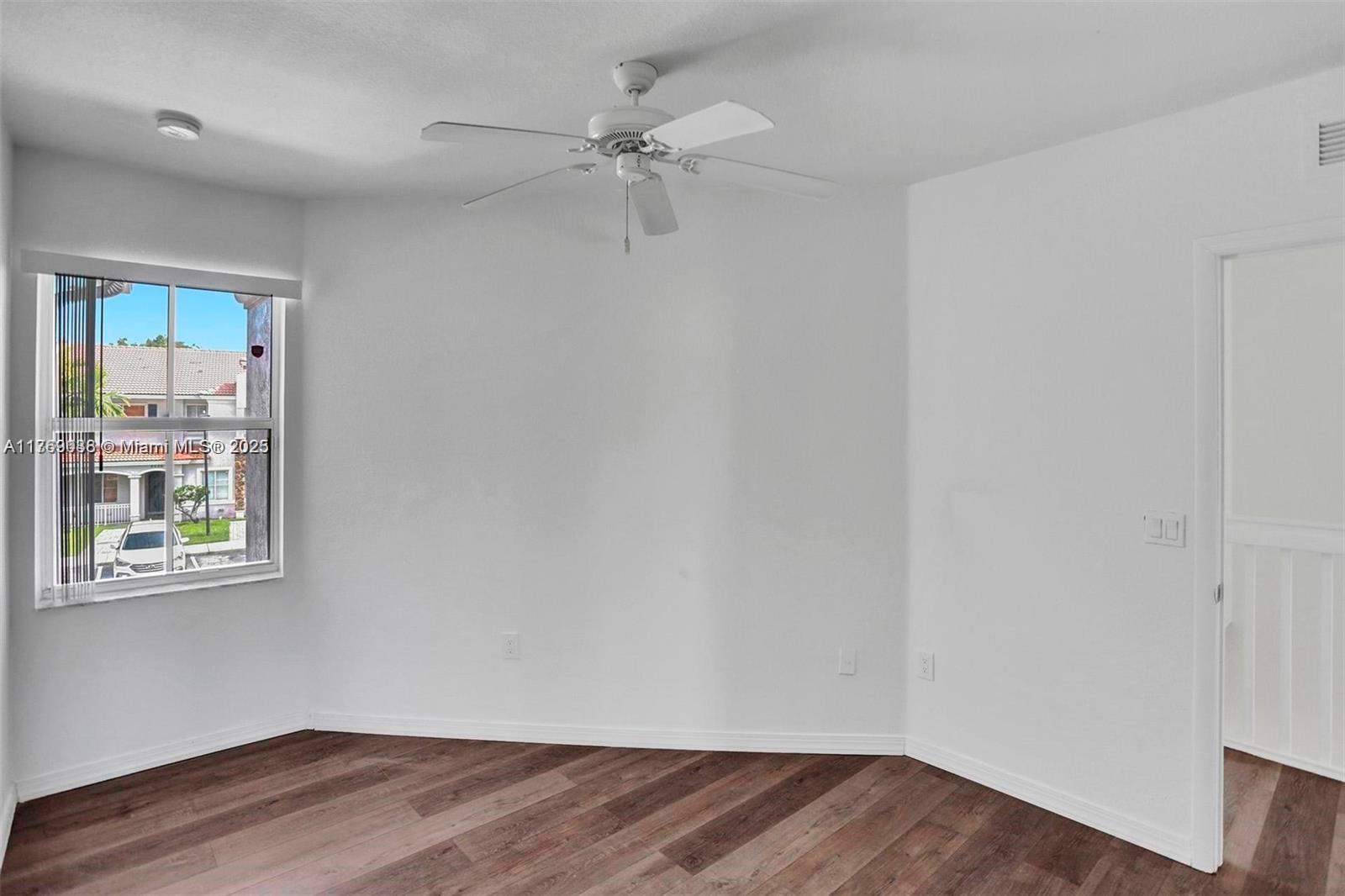 8239 SW 27th St # 102