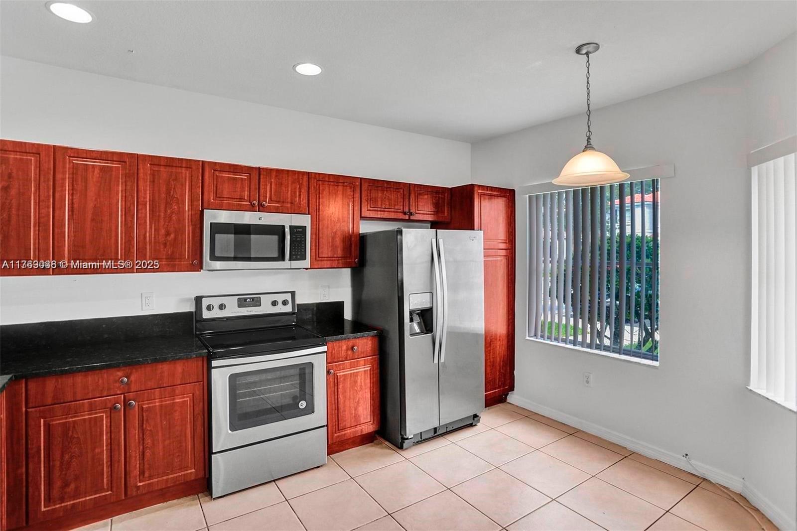 8239 SW 27th St # 102