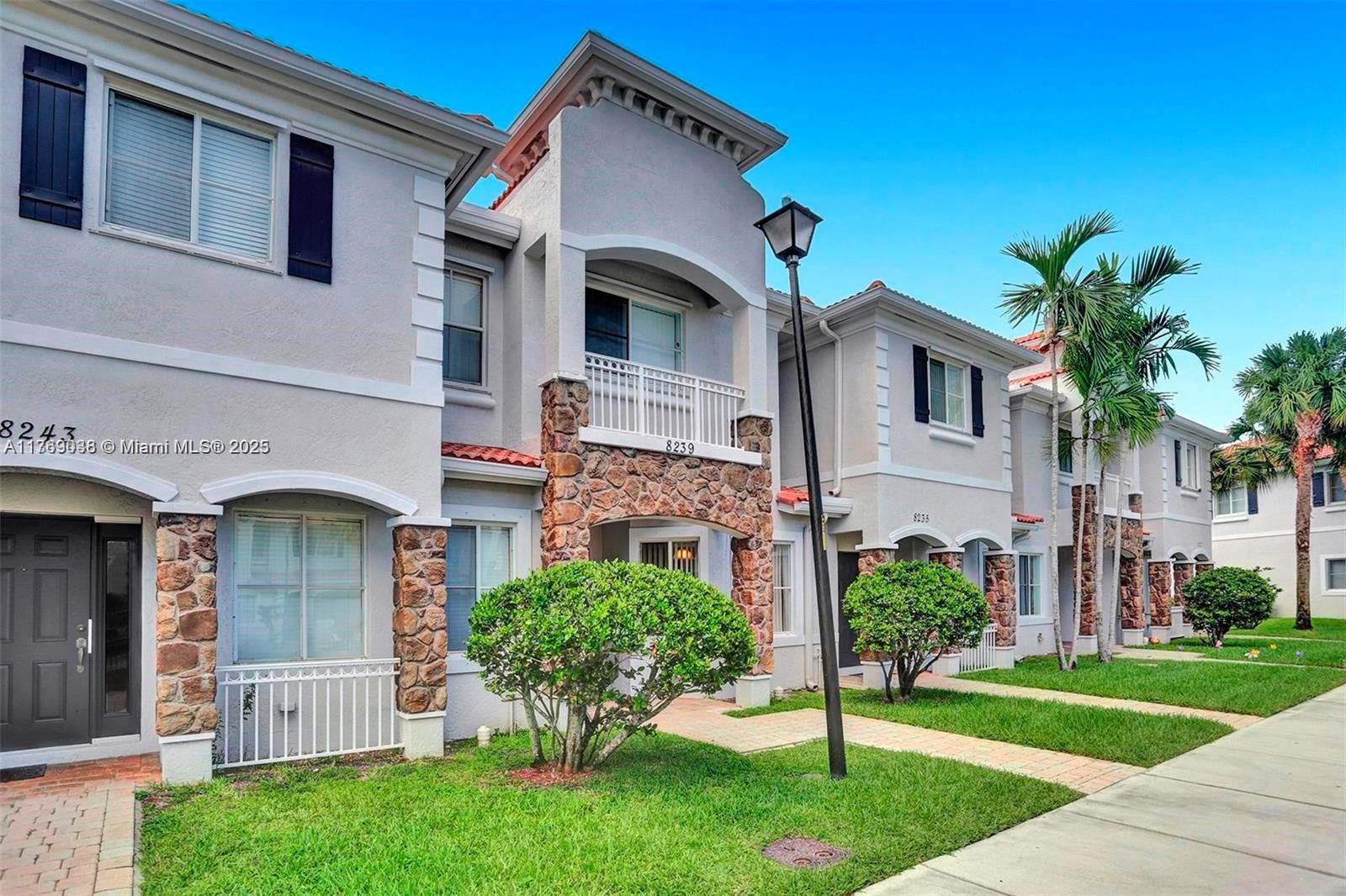 8239 SW 27th St # 102