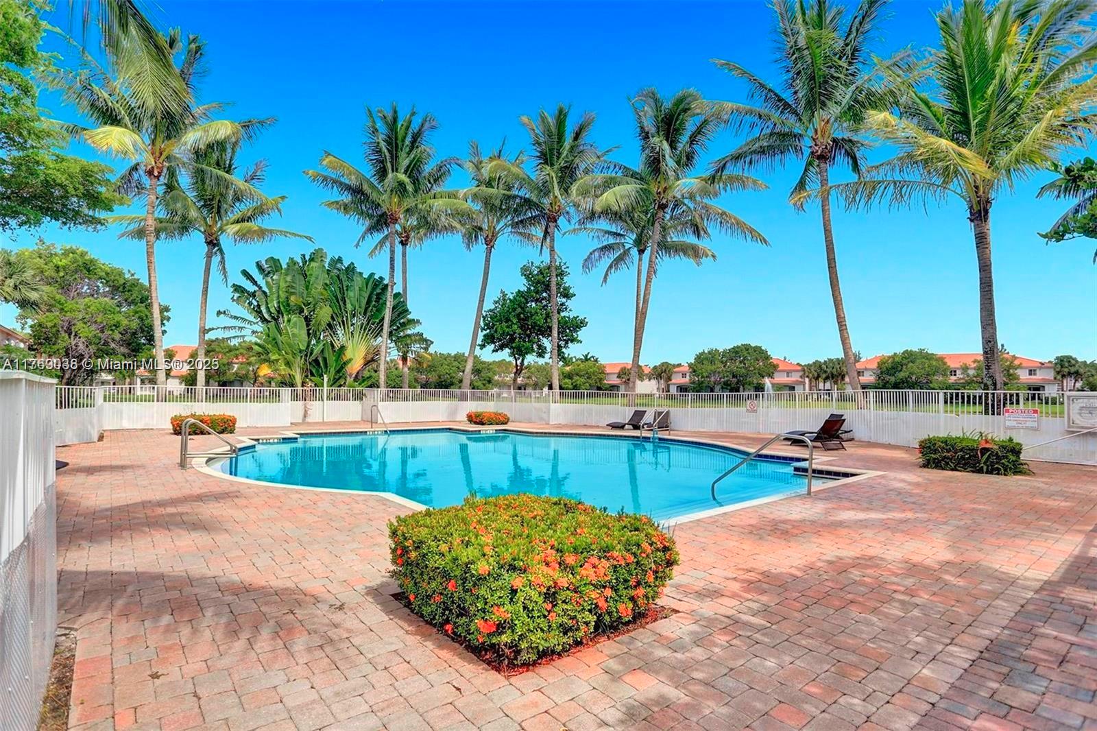 8239 SW 27th St # 102