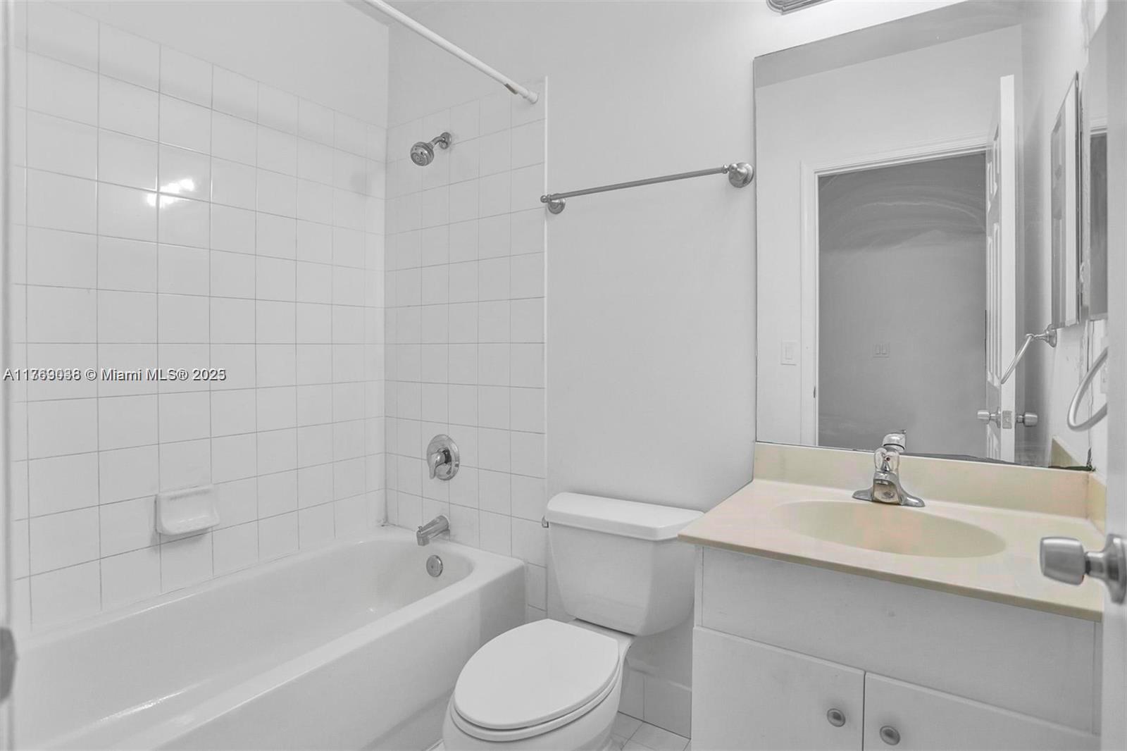 8239 SW 27th St # 102