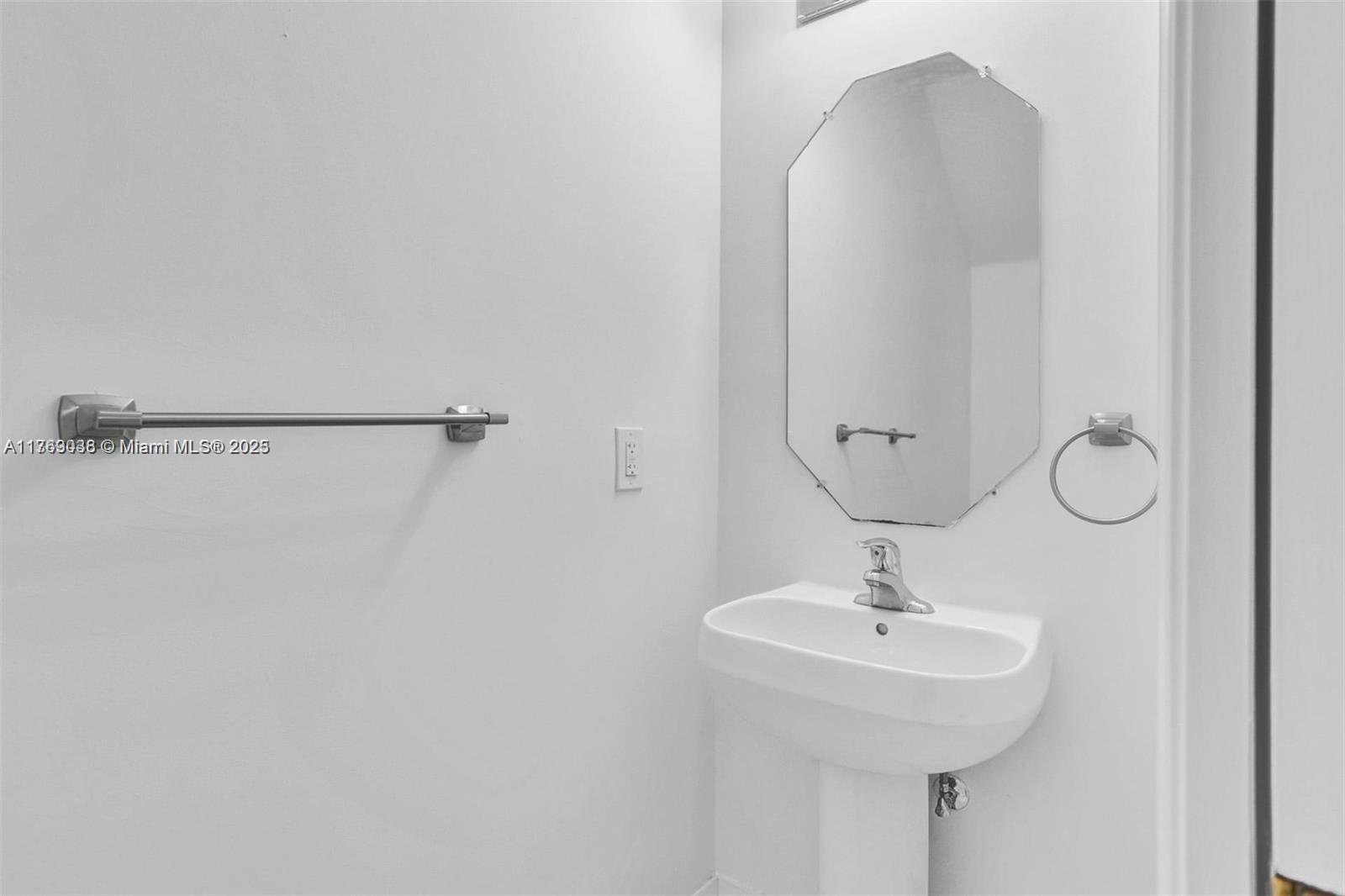 8239 SW 27th St # 102