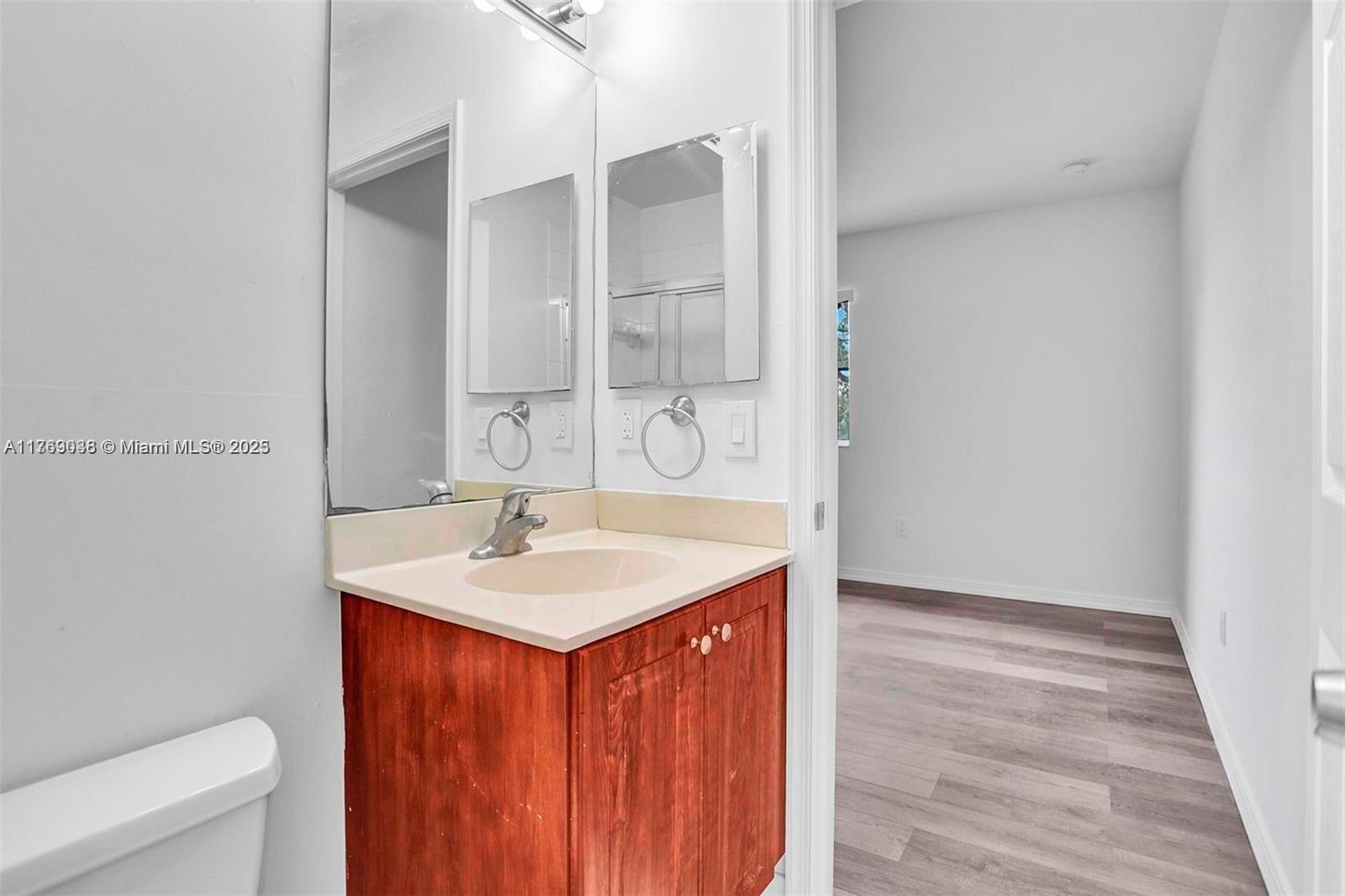 8239 SW 27th St # 102