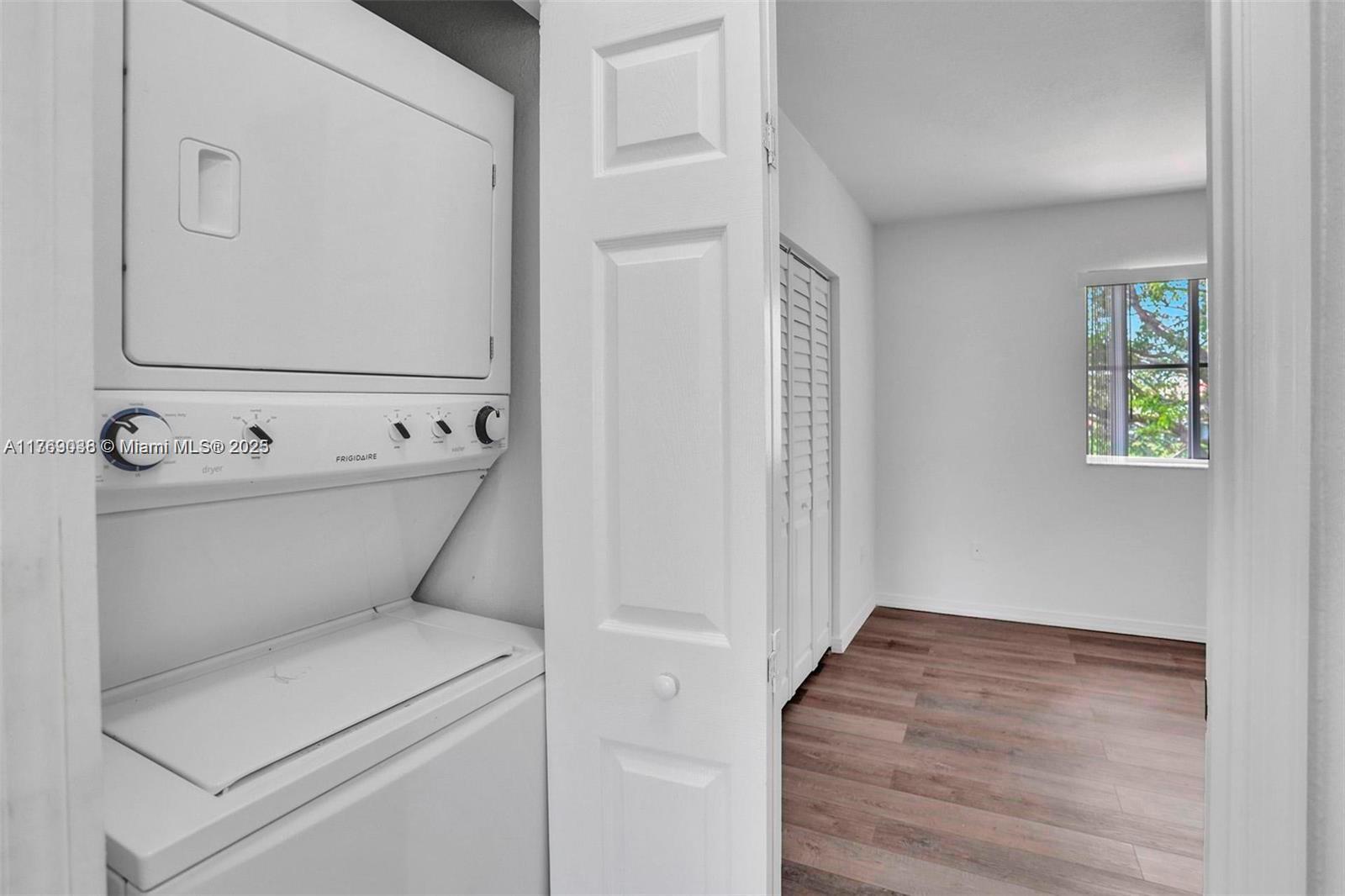 8239 SW 27th St # 102