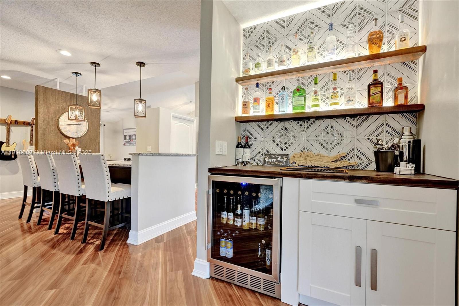 18366 Lake Bend Dr