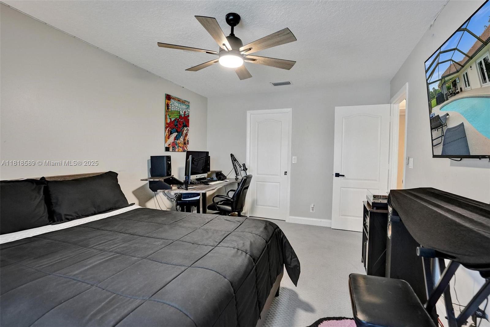 18366 Lake Bend Dr