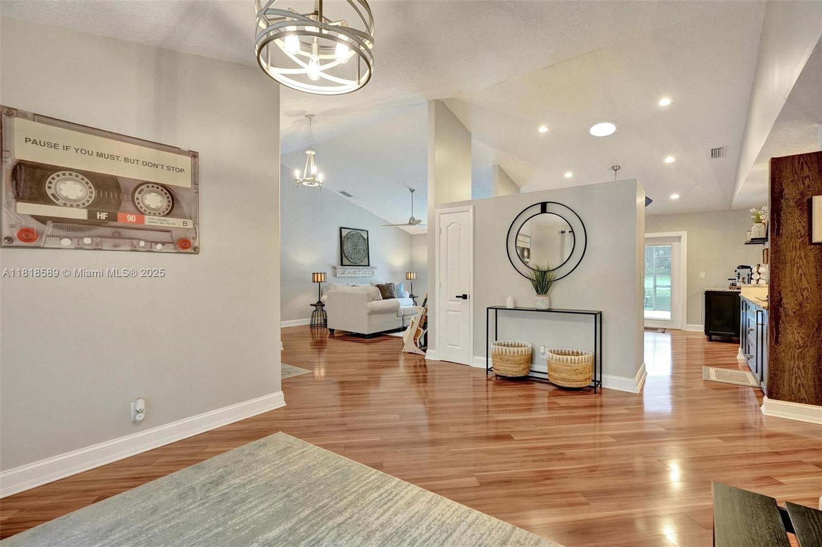 18366 Lake Bend Dr