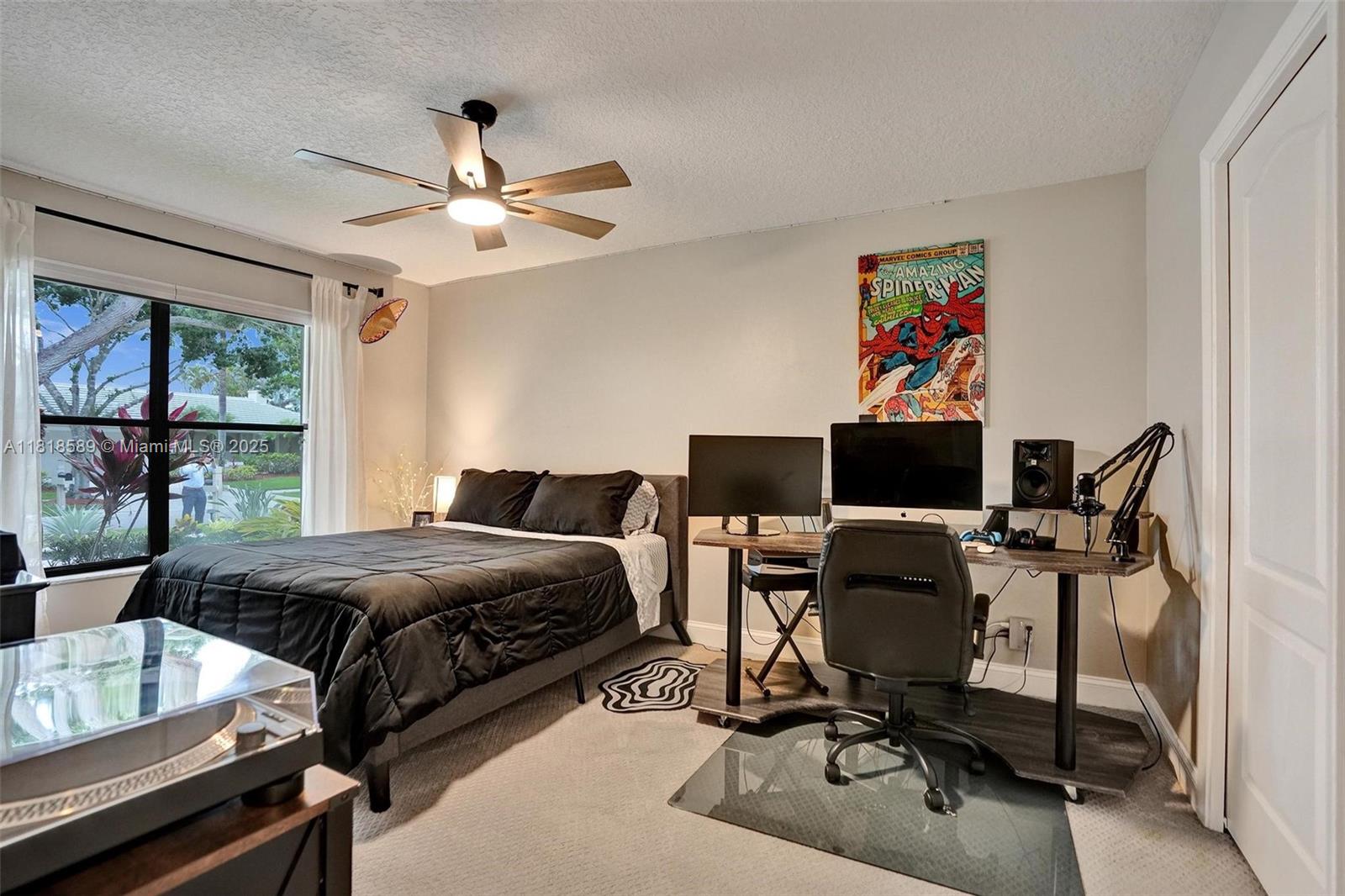 18366 Lake Bend Dr