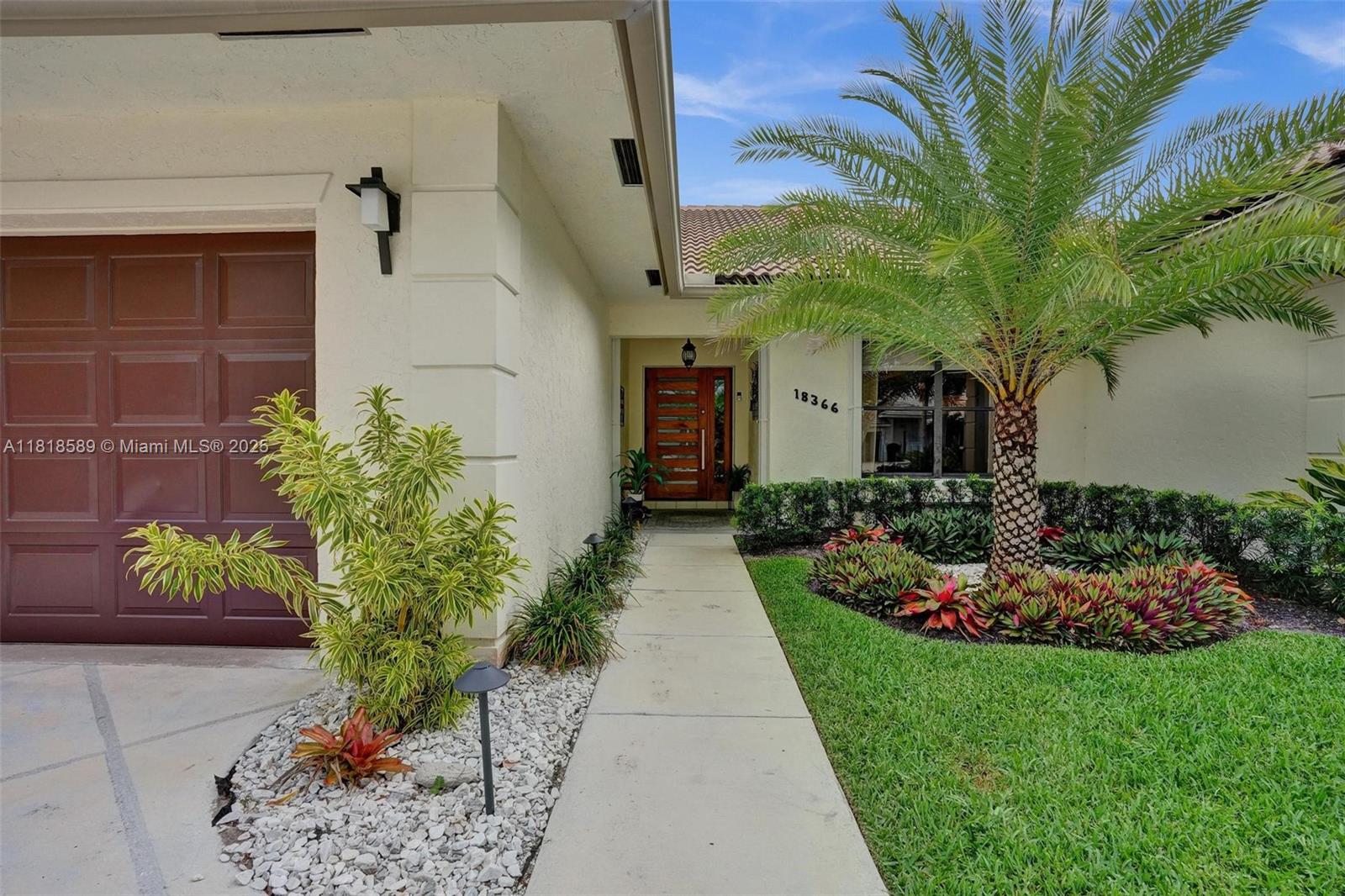 18366 Lake Bend Dr