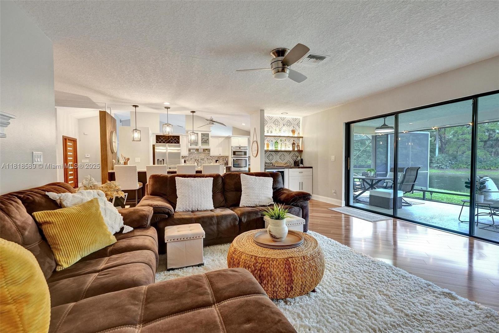 18366 Lake Bend Dr