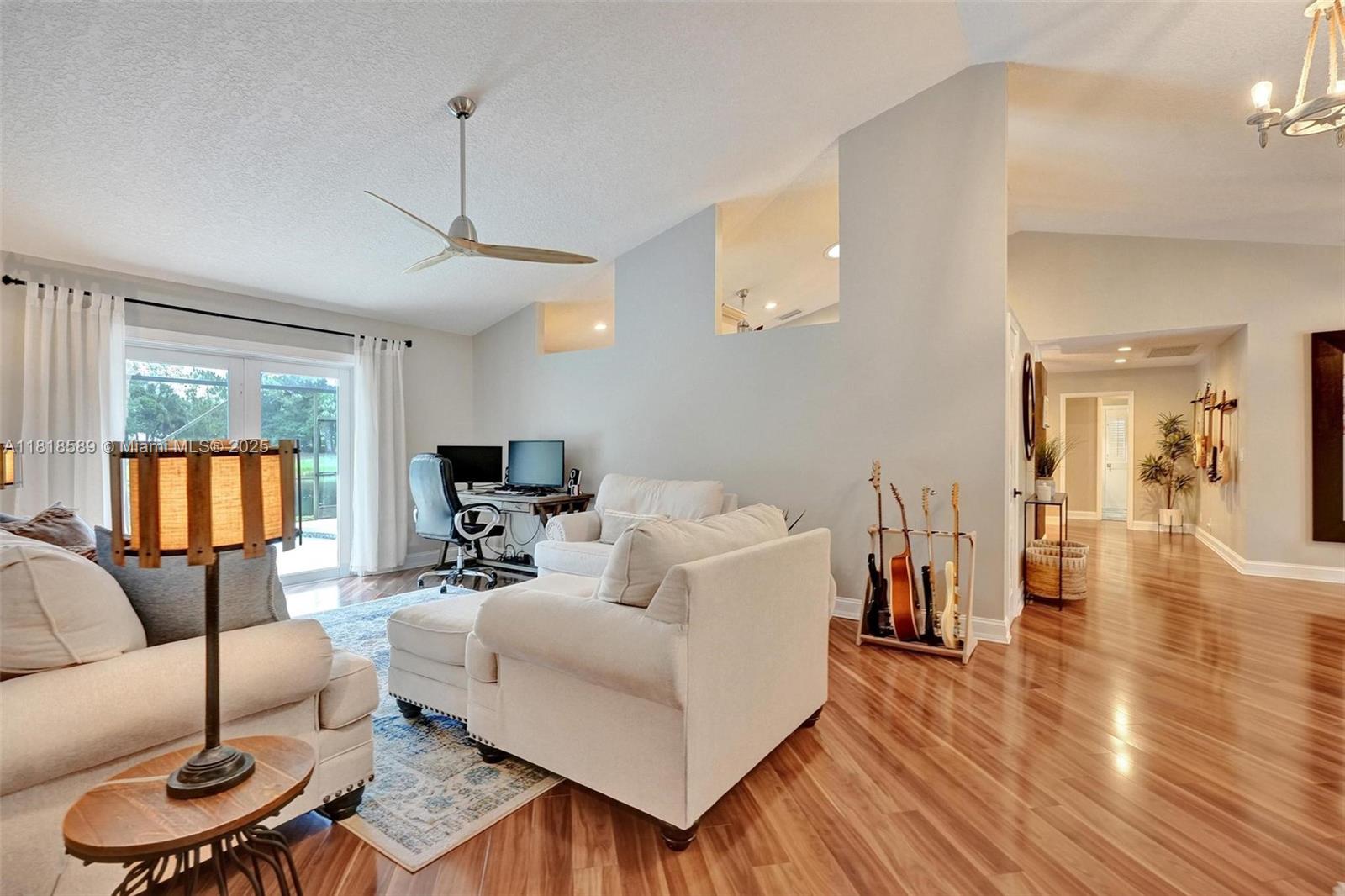 18366 Lake Bend Dr