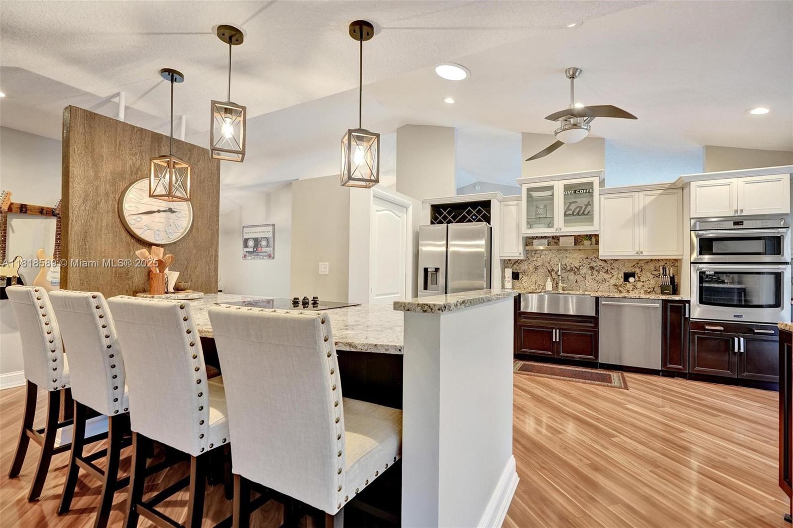 18366 Lake Bend Dr