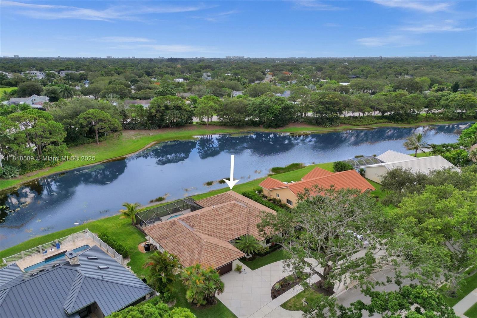 18366 Lake Bend Dr