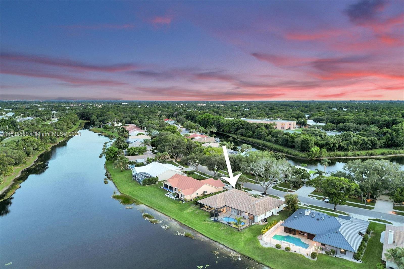 18366 Lake Bend Dr