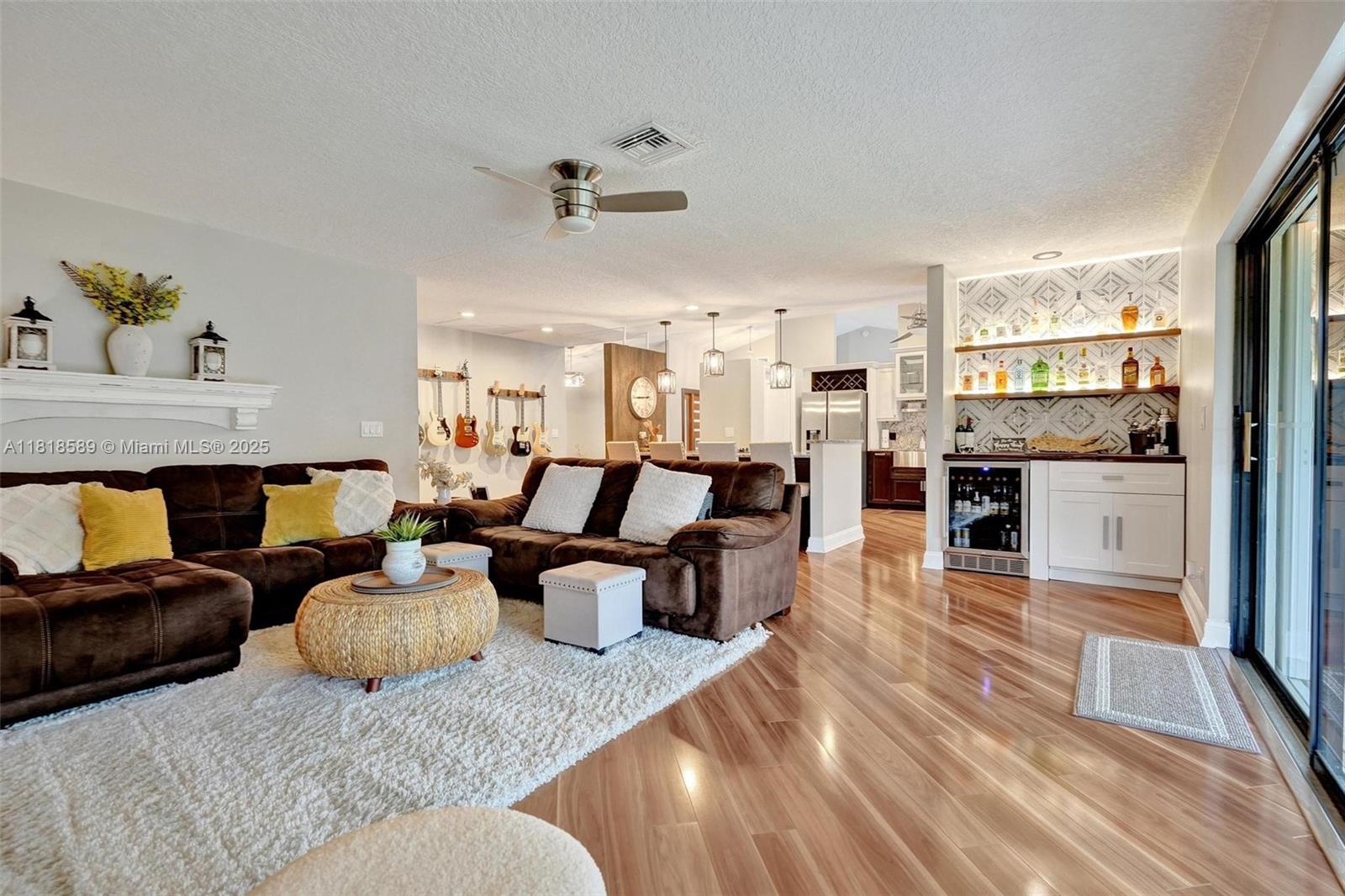 18366 Lake Bend Dr