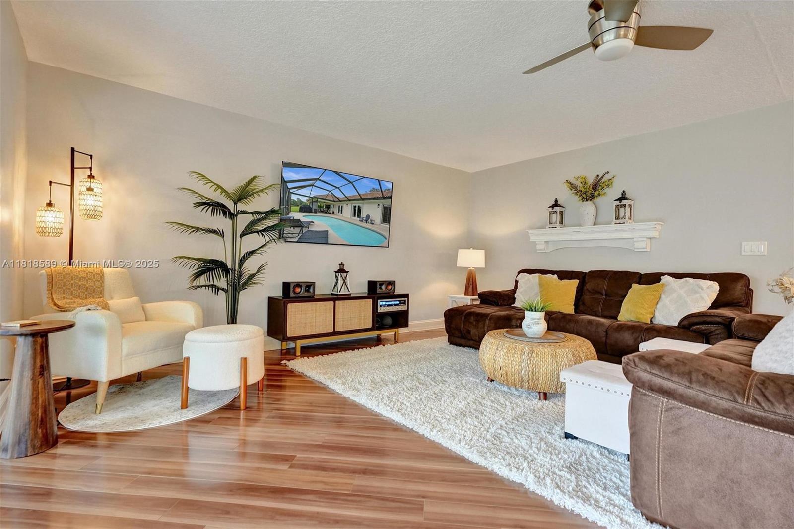 18366 Lake Bend Dr