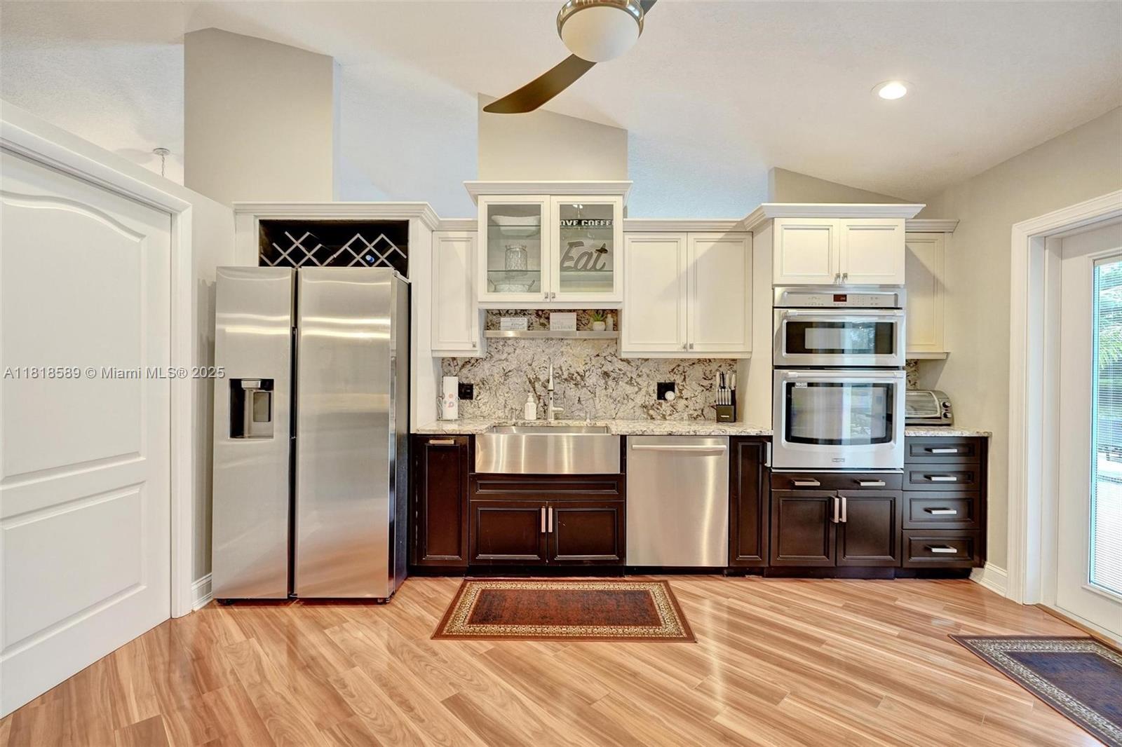 18366 Lake Bend Dr