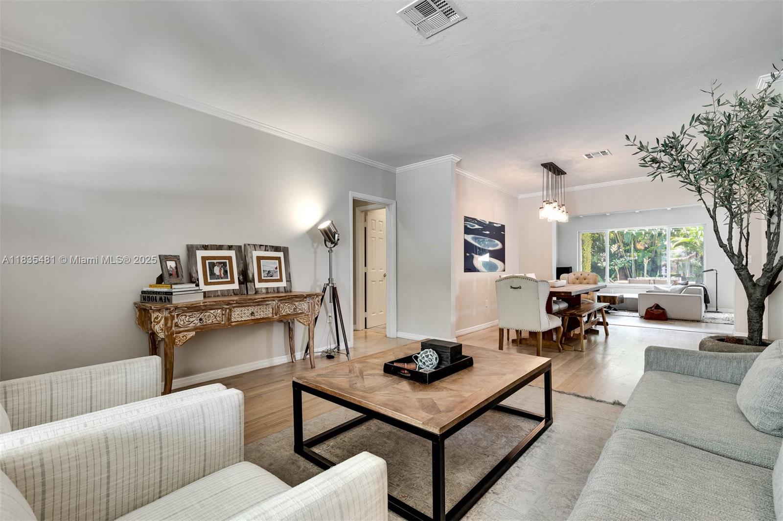 820 SE 9th St