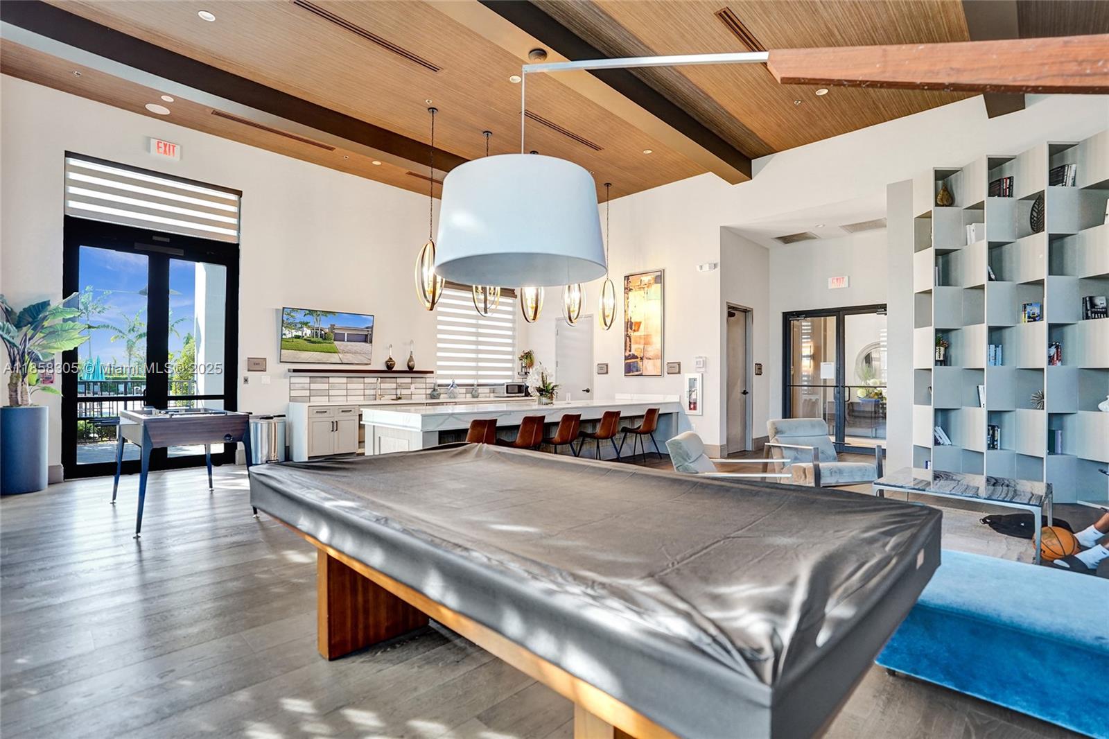 10590 Mira Vista Dr