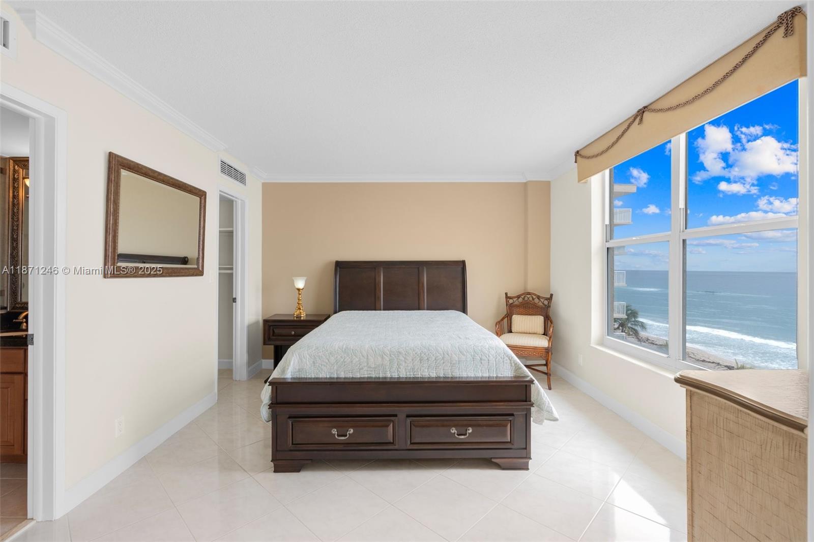 1051 Hillsboro Mile # 805E