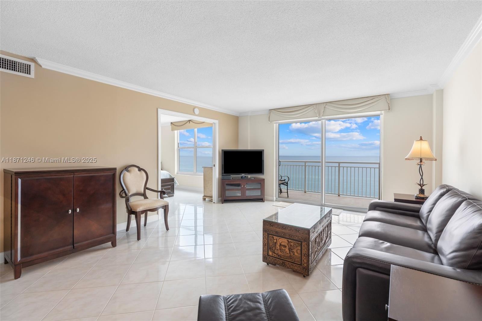 1051 Hillsboro Mile # 805E