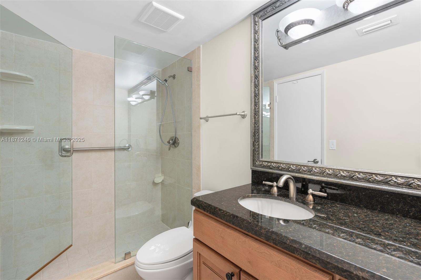 1051 Hillsboro Mile # 805E