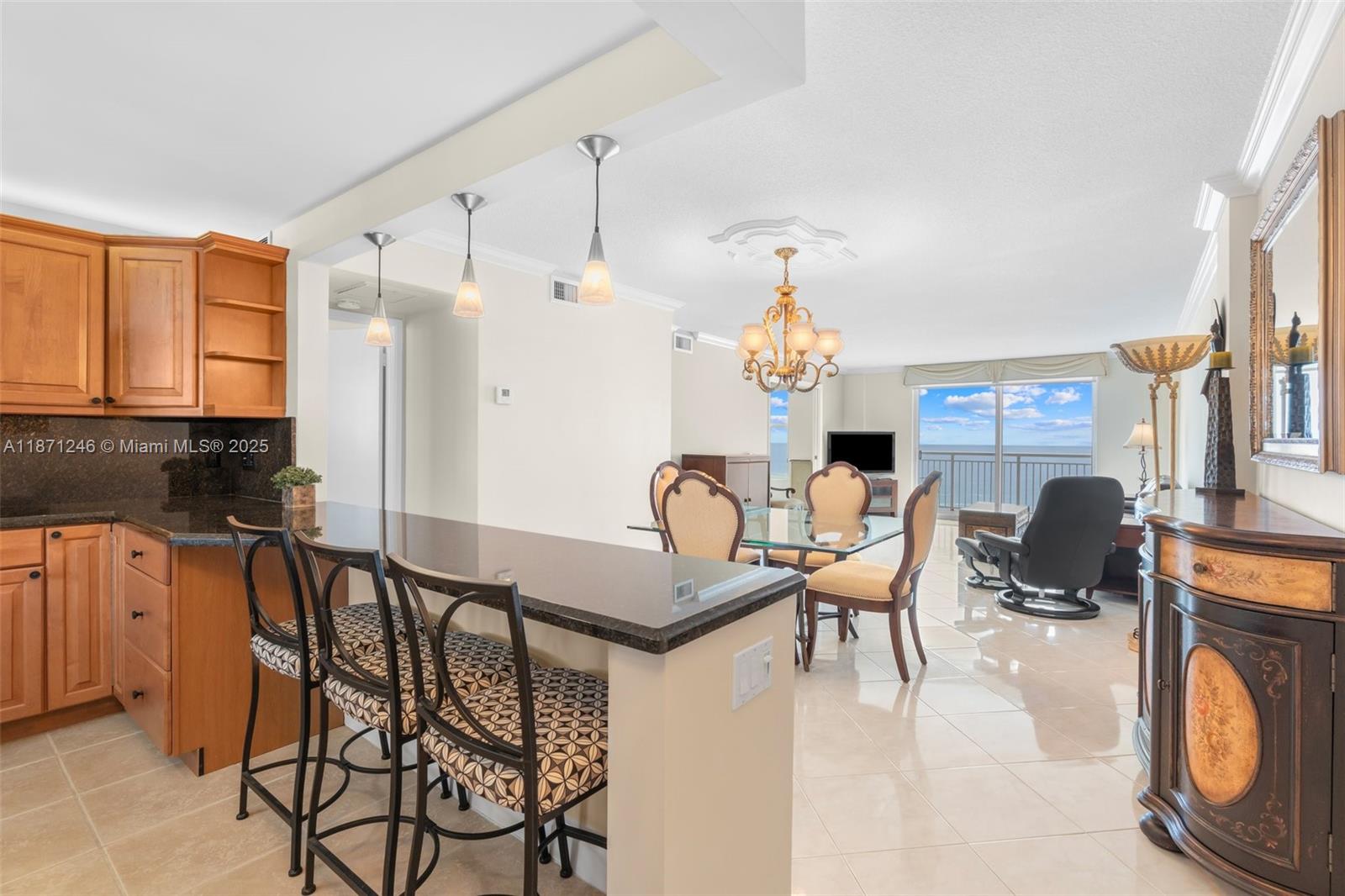 1051 Hillsboro Mile # 805E